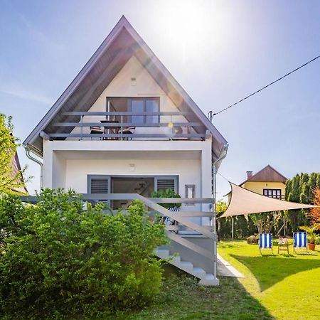 Balatonalmádi Madarasz 5 Deluxe Vendeghazヴィラ エクステリア 写真
